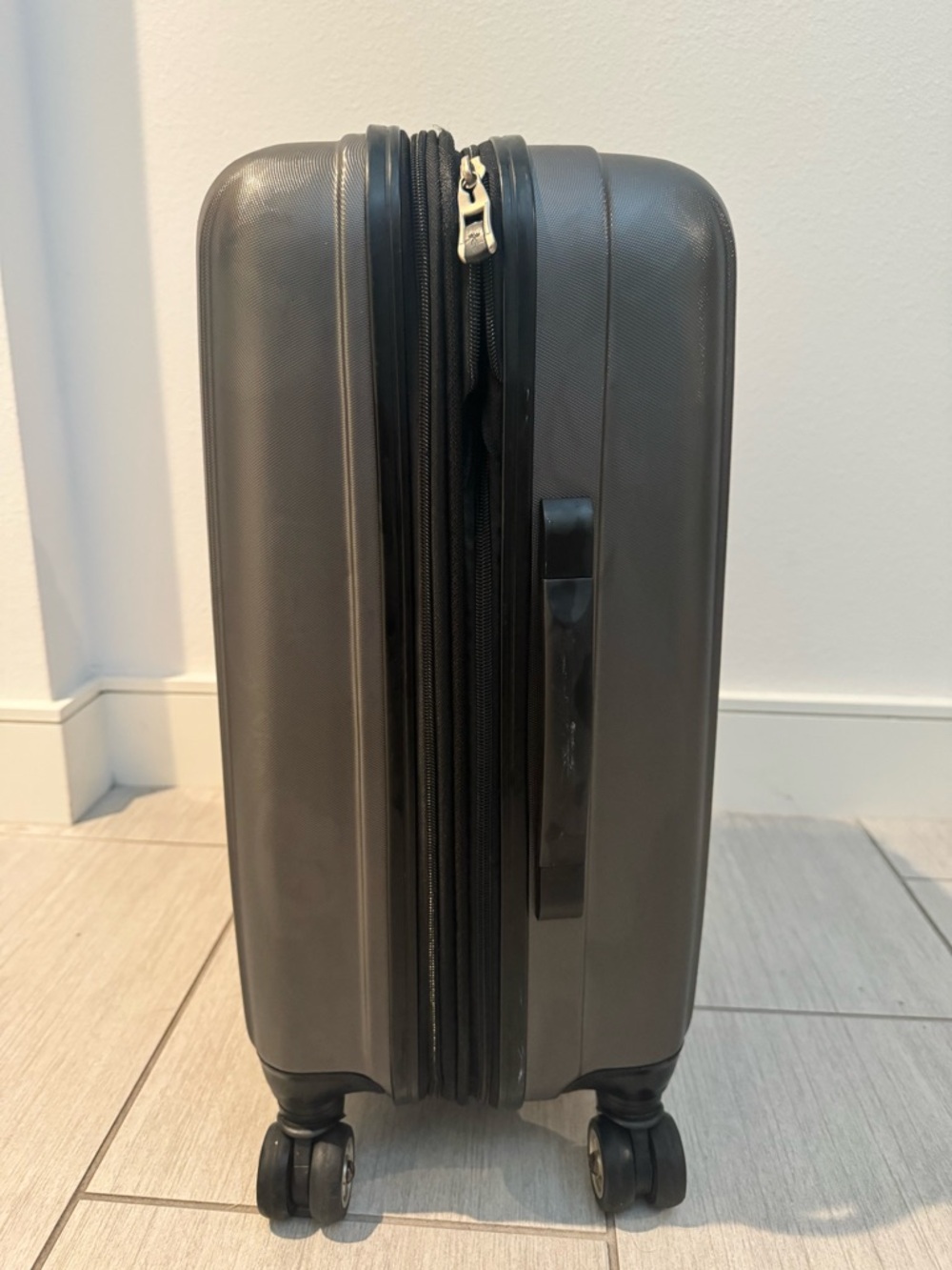 Ricardo Hardside Spinner Luggage - Metallic Gray - Picture 5 of 7